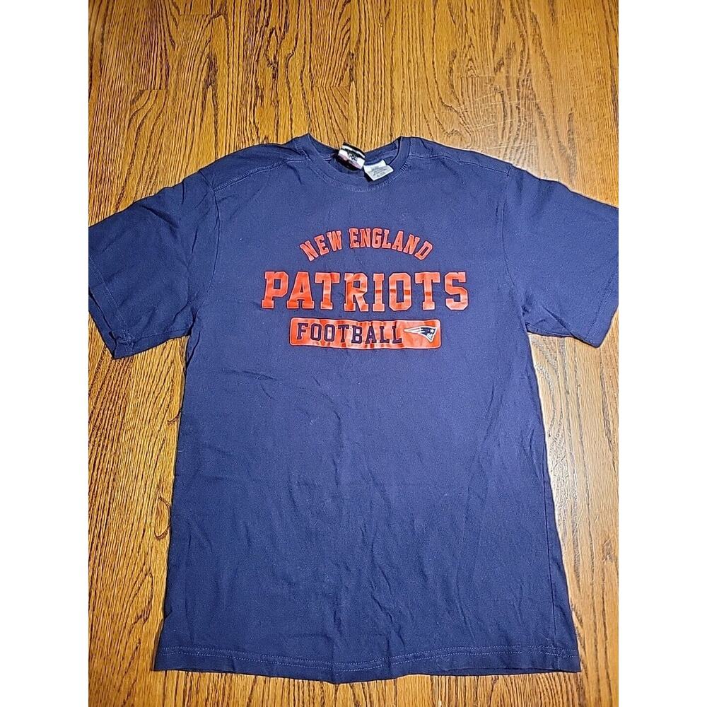 New England PATRIOTS Football Youth Size XL Shirt Top Tee Boys Kids NFL Football